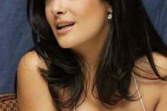Salma Hayek - nice cleavage
