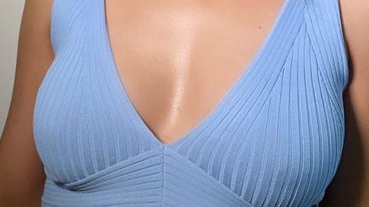 Hailee Steinfeld Boobs